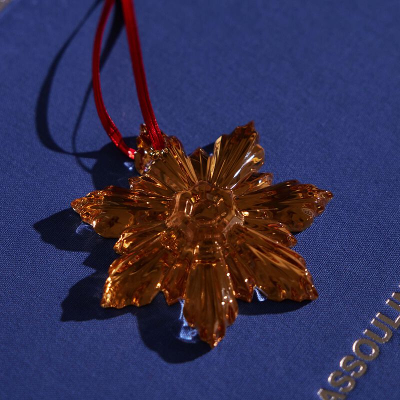 باكارا قطعة الزينة ذهبية اللون نويل 2025 بالحجم الصغير