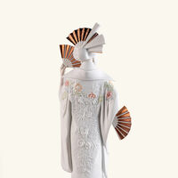 لادرو منحوتة على شكل راقصة يابانية كبيرة بيضاء