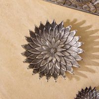 بوتشيلاتي وعاء على شكل شقائق النعمان فضي بحجم صغير