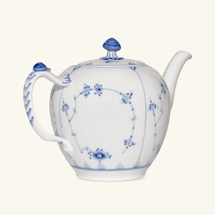 رويال كوبنهاغن إبريق الشاي بلو فلوتد بلاين أبيض