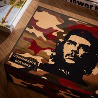 إيلي بلو صندوق حفظ السيجار تشي كاموفلاج باللون الأحمر  إصدار محدود