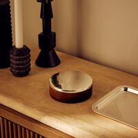 كريستوفل صندوق أفير سبيسيال دائري مطلي بالفضة لياسمين الملا