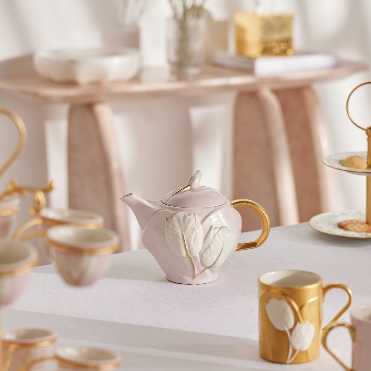 Tulip Coffee Pot Pink villari tulip coffee pot pink