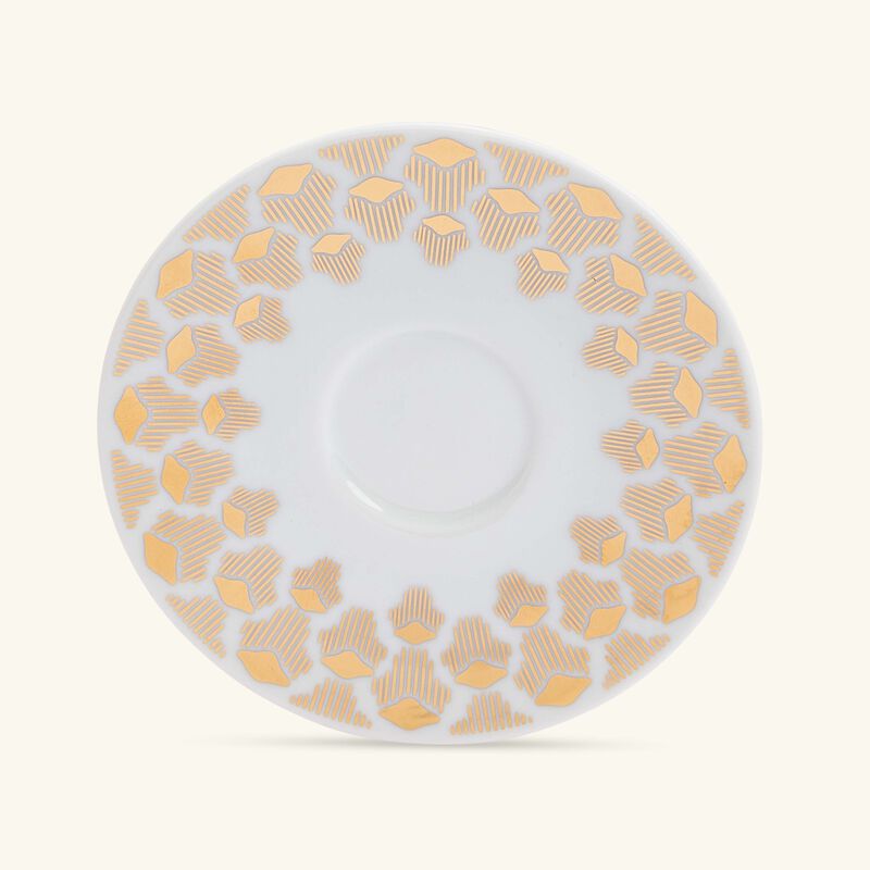 طقم تمرة بالتعاون مع رزان العزوني لونا المؤلف من فنجانين عربيين للشاي مع صحنيهما باللون الذهبي صلصال طقم تمرة بالتعاون مع رزان العزوني لونا المؤلف من فنجانين عربيين للشاي مع صحنيهما باللون الذهبي