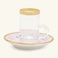 فنجان الشاي العربي باترفلاي مع صحنه وردي فيلاري فنجان الشاي العربي باترفلاي مع صحنه وردي