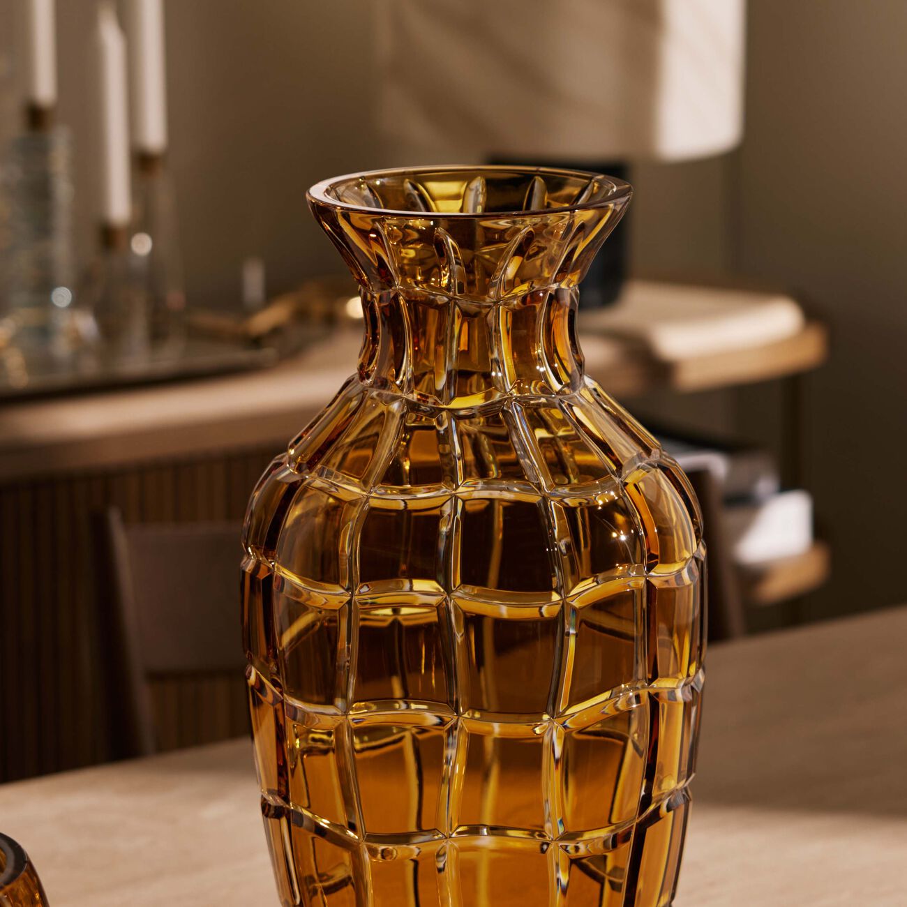 ماريو تشيوني مزهرية لاندمارك صفراء بحجم كبير