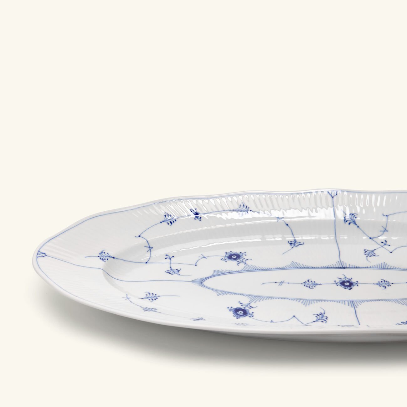 رويال كوبنهاغن طبق التقديم بلو فلوتد بلاين بيضاوي أبيض 60 سم