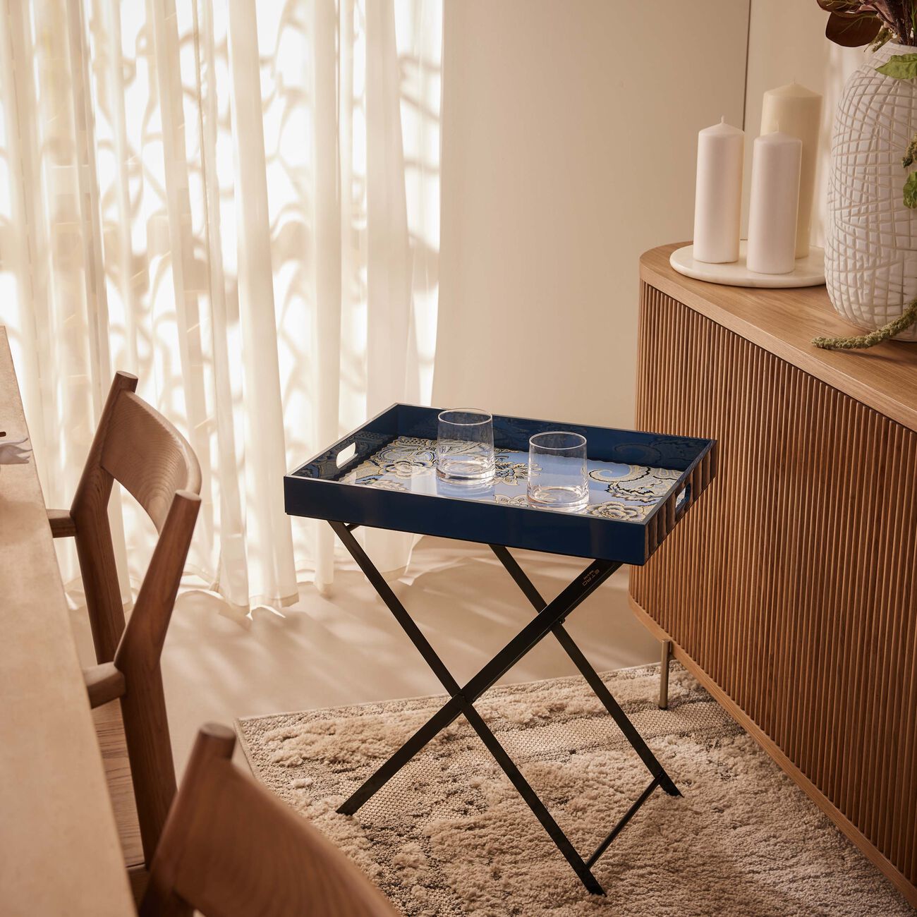 etro pliant metallic tray holder