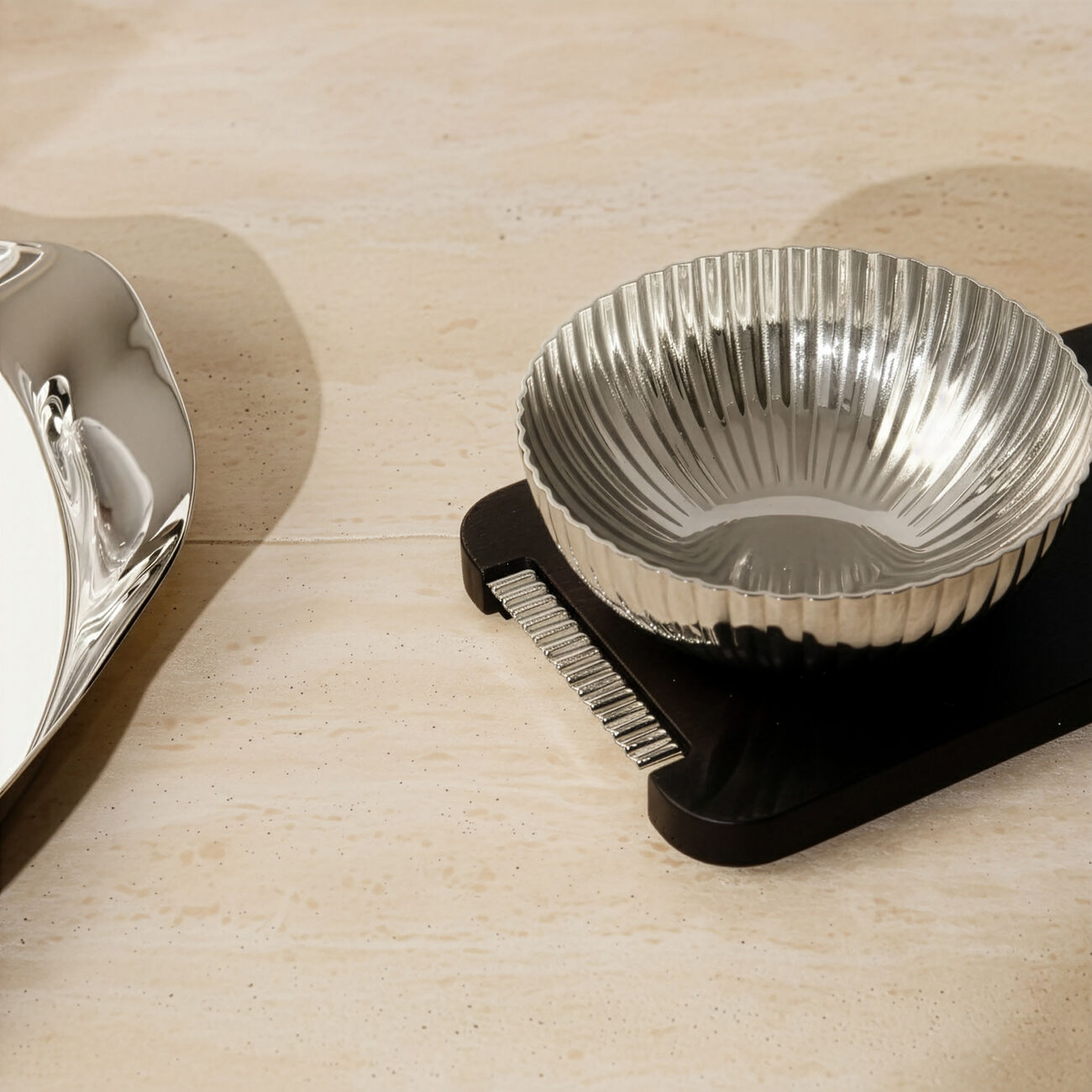 جورج جنسن طقم أوعية التقديم بيرنادوت باللون البني