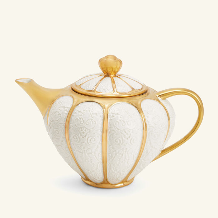 فيلاري إبريق الشاي آمور أبيض