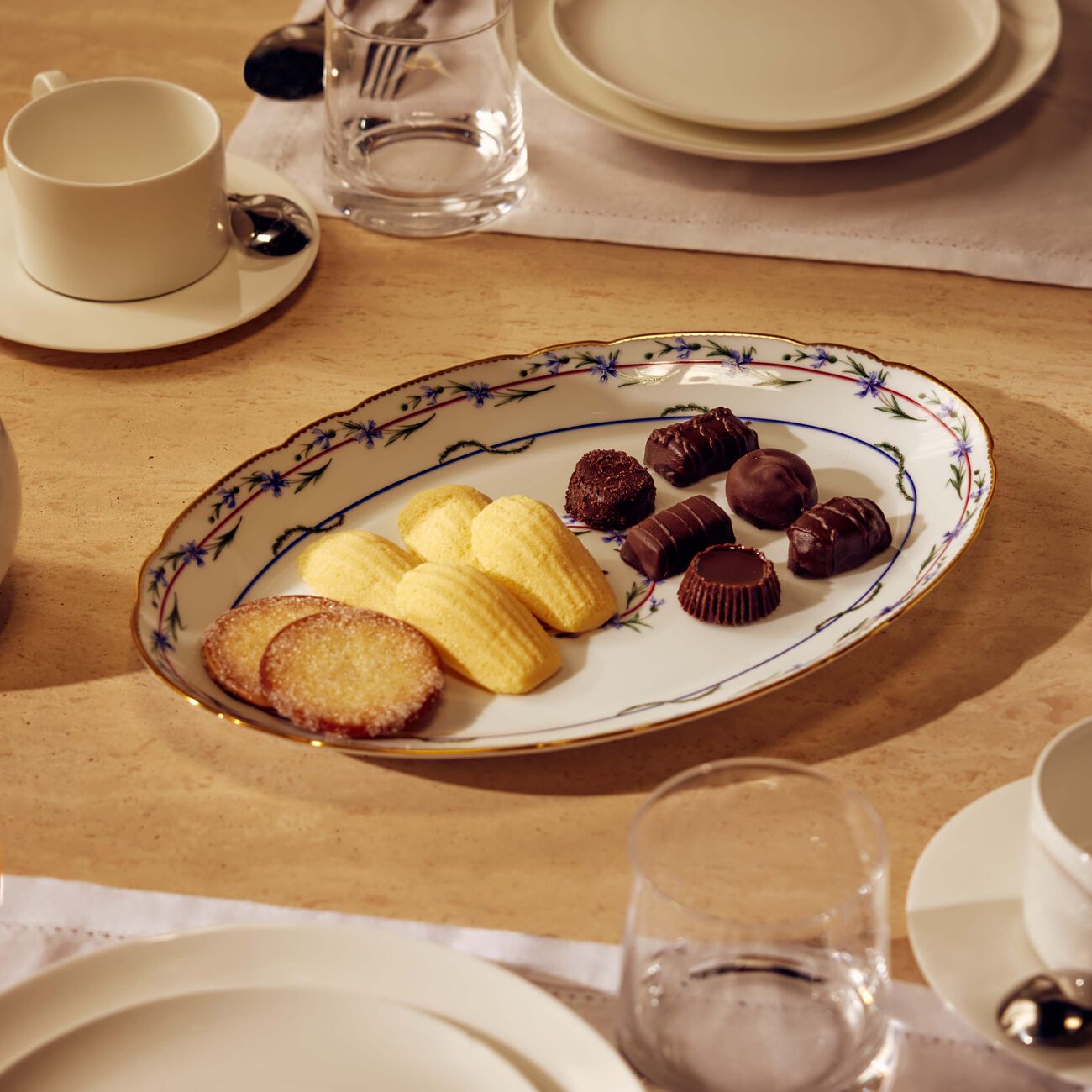 Le Gobelet Du Roy Serving Platter Oval White 33cm bernardaud le gobelet du roy serving platter oval white 33cm