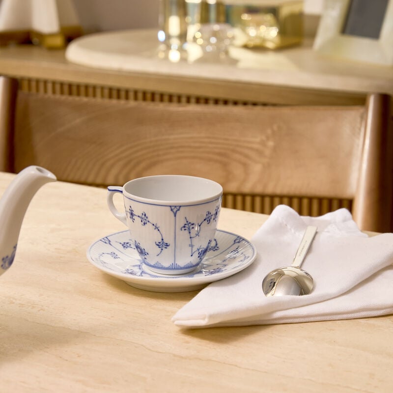 رويال كوبنهاغن فنجان القهوة مع صحنه بلو فلوتد