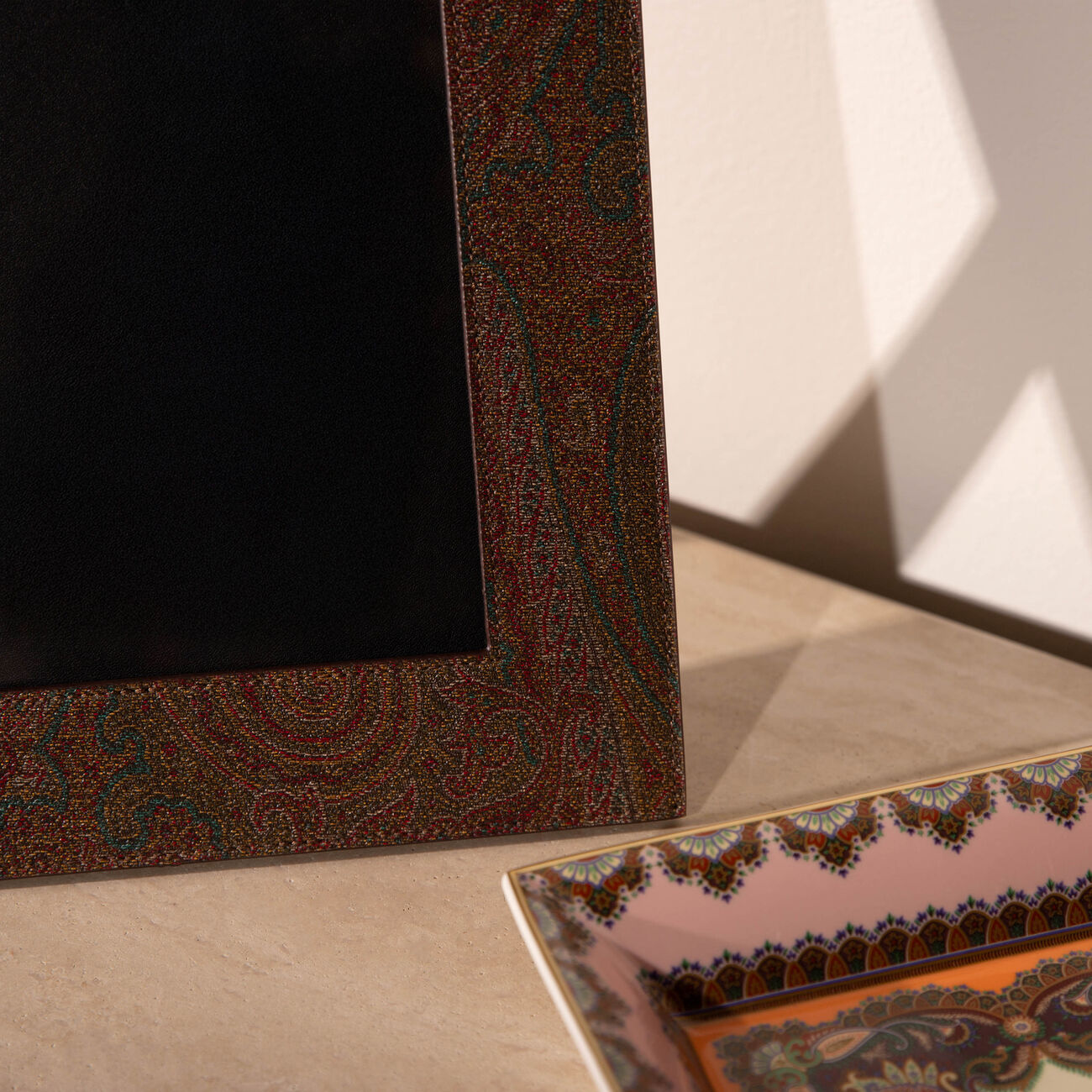 إيترو إطار الصور أرنيكا باللون البني