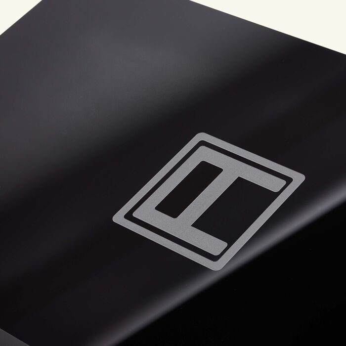 آسولين حامل كتب