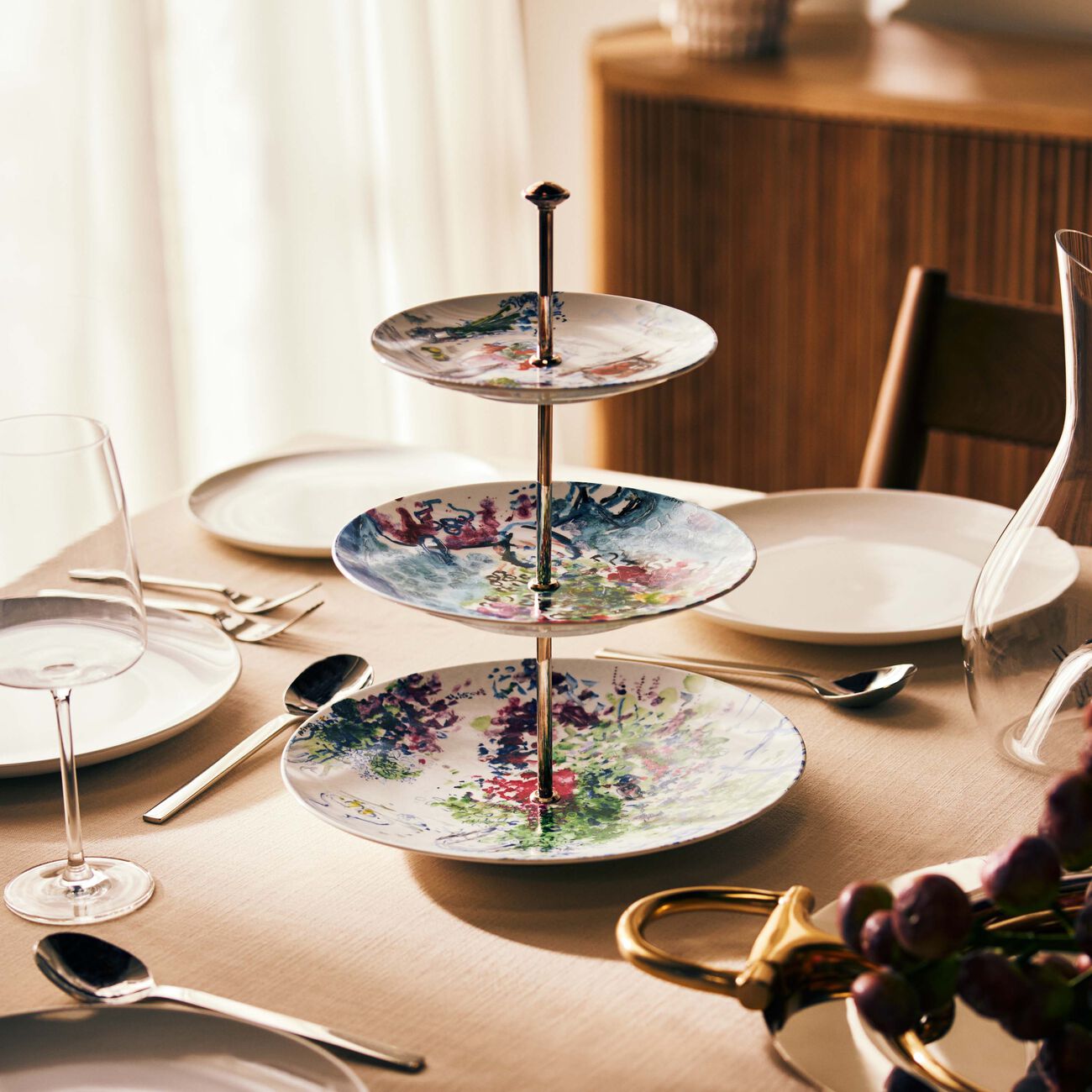 bernardaud chagall bouquet de fleurs cake stand blue