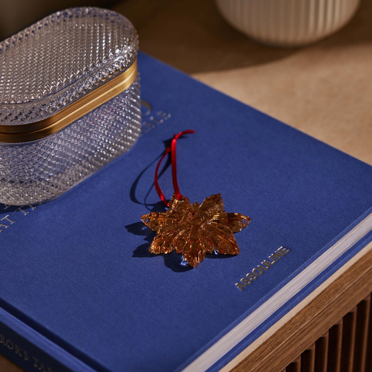 باكارا قطعة الزينة ذهبية اللون نويل 2025 بالحجم الصغير