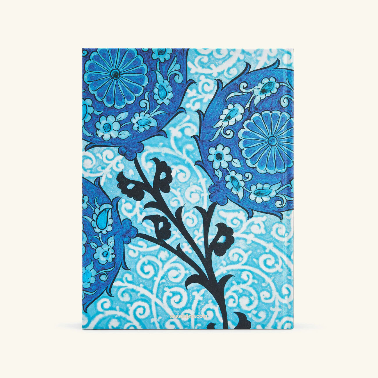 آسولين كتاب كنوز أوزبكستان الحيّة  احتفاءً بالإتقان الحرفي 33x25 سم