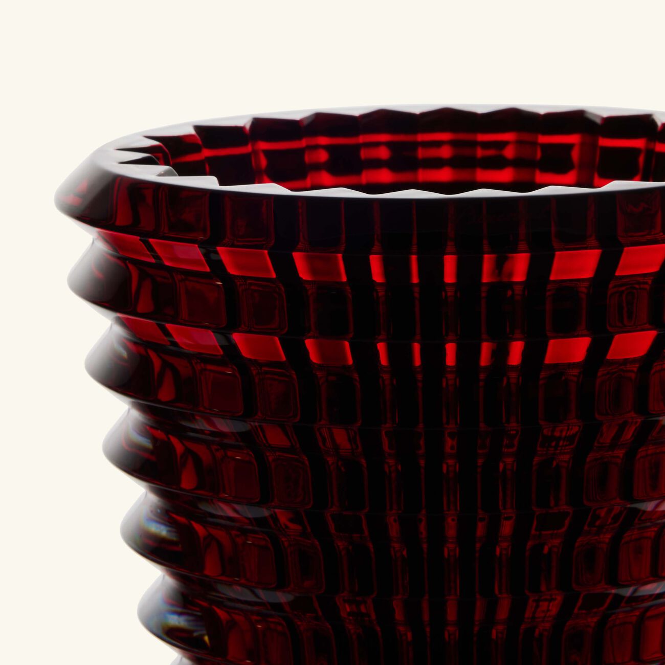 baccarat eye vase round small red