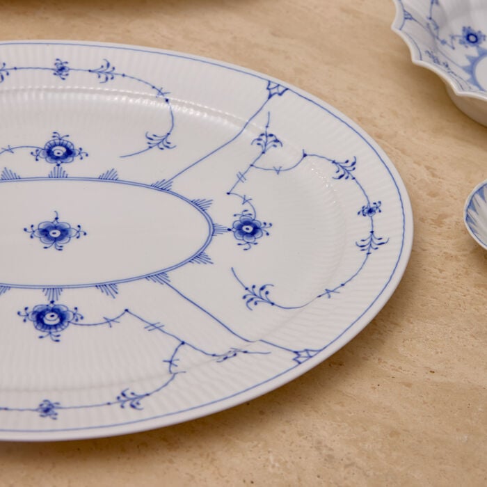 رويال كوبنهاغن طبق التقديم بلو فلوتد بلاين بيضاوي أبيض 35 سم