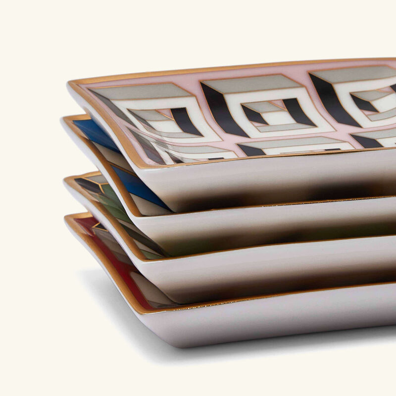 طقم أركايد المؤلف من 4 صواني للحلى والمجوهرات بتصميم مستطيل صغير جوناثان أدلر طقم أركايد المؤلف من 4 صواني للحلى والمجوهرات بتصميم مستطيل صغير