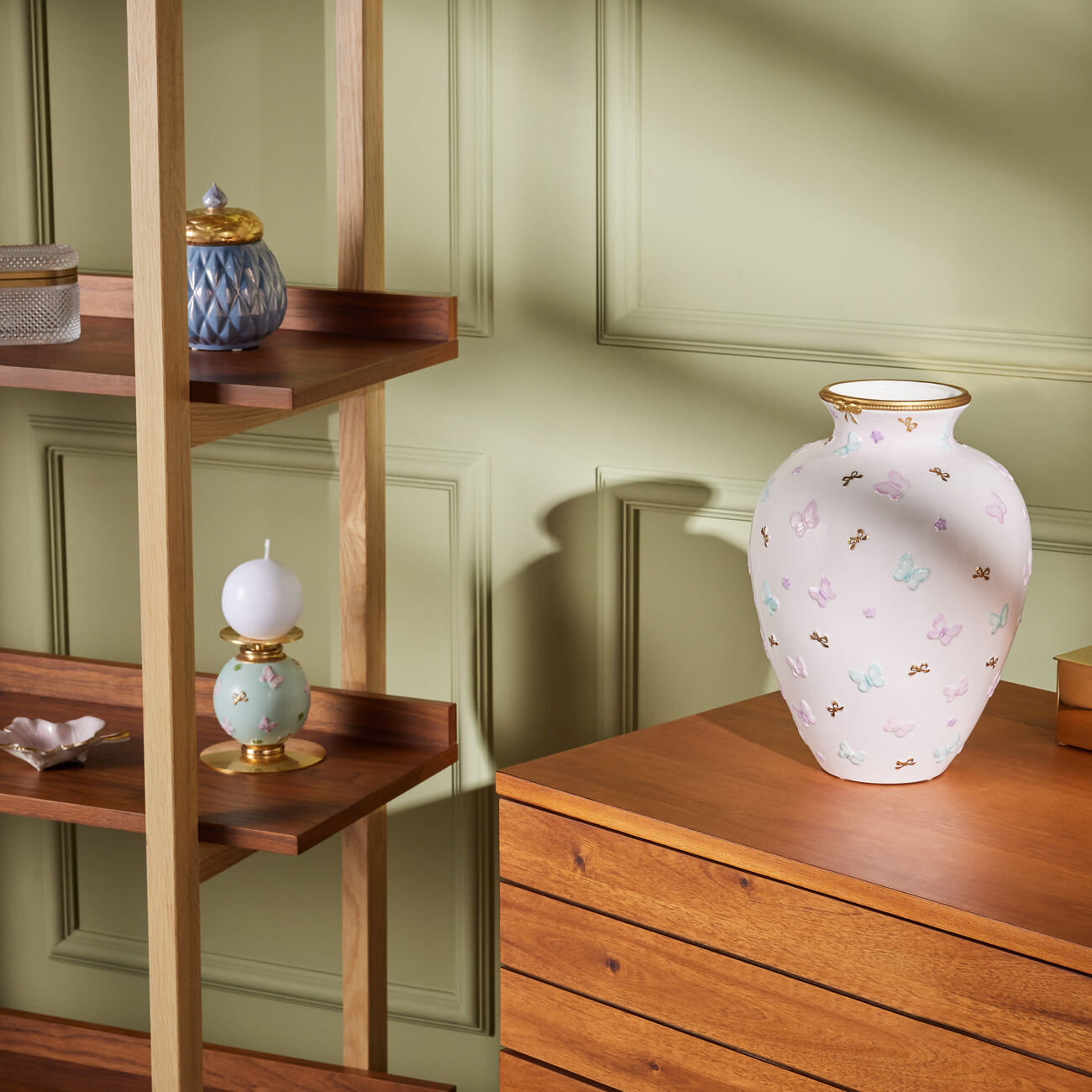 فيلاري مزهرية باترفلاي متوسطة الحجم وردية