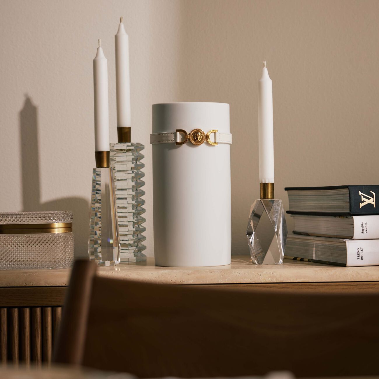 Medusa 95 Vase Round Small White versace medusa 95 vase round small white