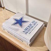 كتاب أمريكا سويت هارتس: تشييرليدرز دالاس كاوبويز 25x33cm سم آسولين كتاب أمريكا سويت هارتس تشييرليدرز دالاس كاوبويز 25x33cm سم