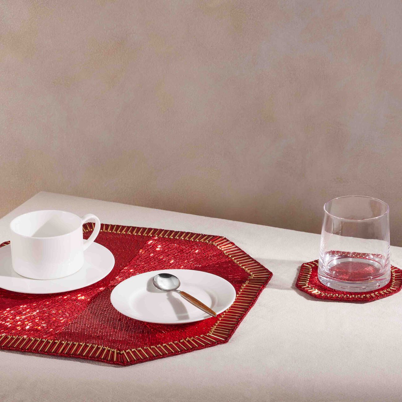 kim seybert louxor placemat red