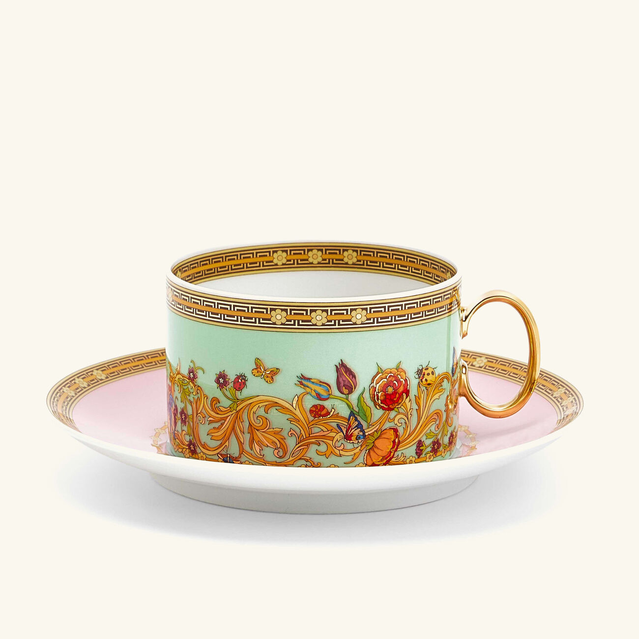 فنجان الشاي لو جاردان دو فيرساتشي مع صحنه فنجان الشاي لو جاردان دو فيرساتشي مع صحنه