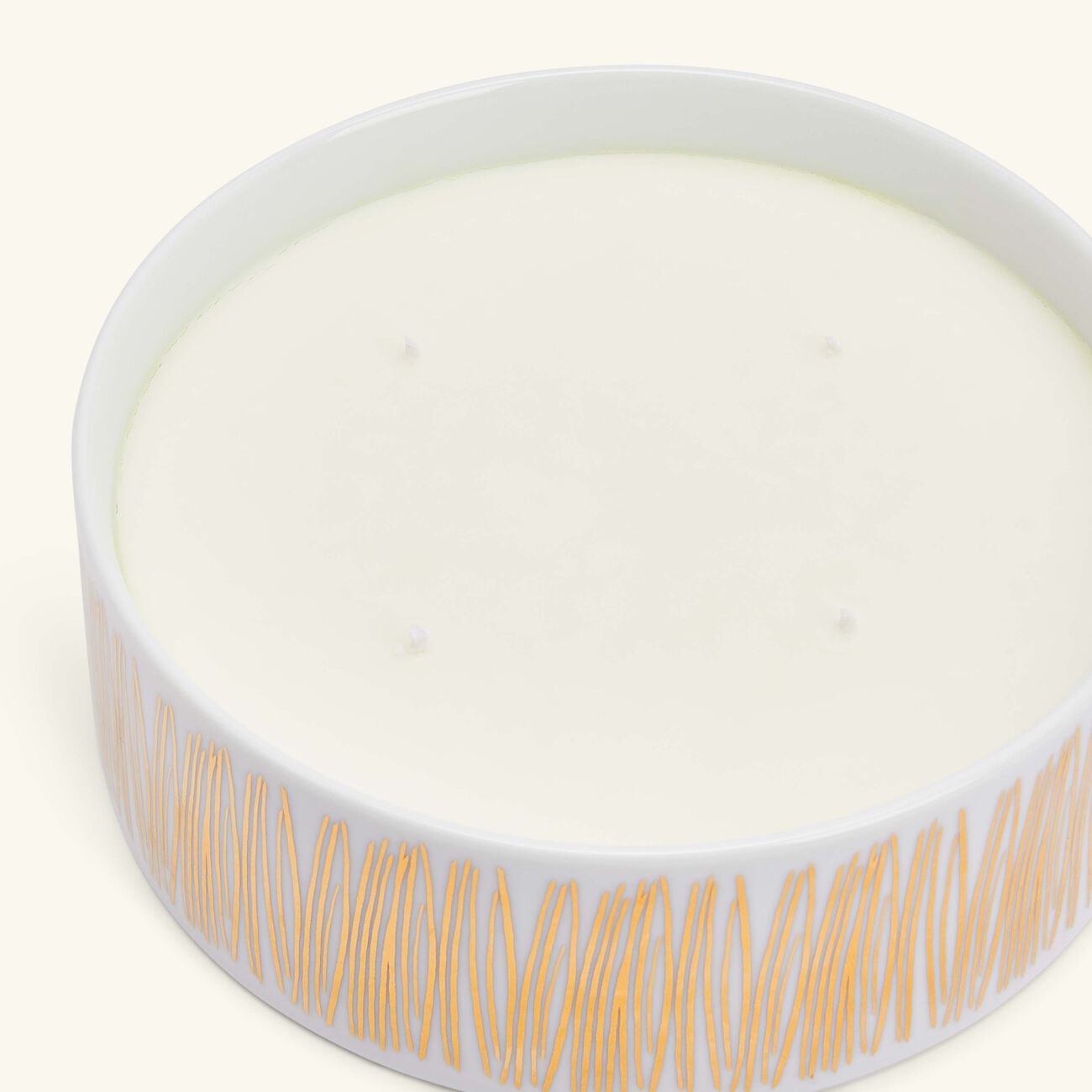 Tamrah by Razan Alazzouni Rose Oud Candle 1000g silsal tamrah by razan alazzouni rose oud candle 1000g