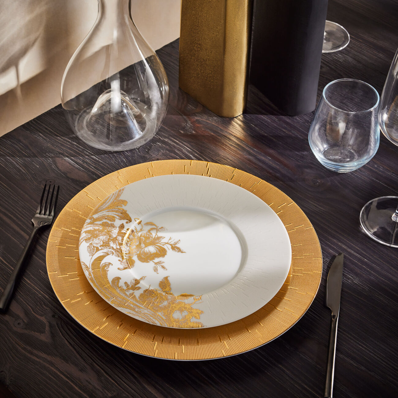 هافيلاند طبق الضيافة إنفيني دائري باللون الذهبي 32