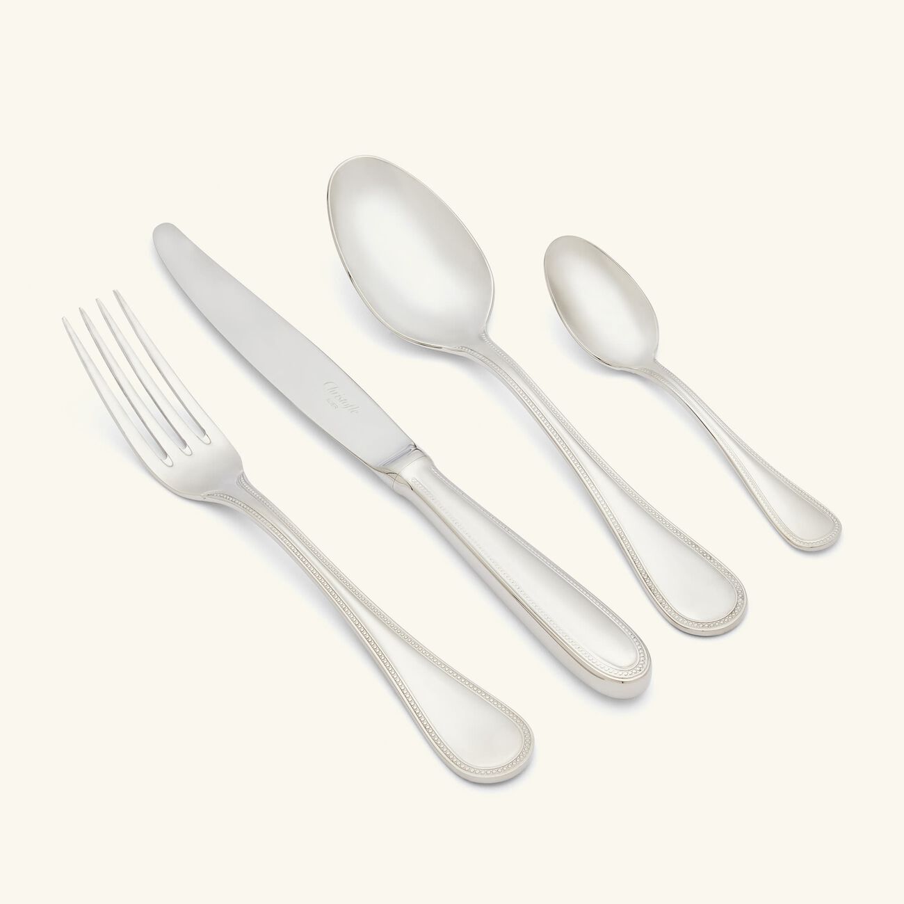 كريستوفل طقم بيرل مؤلف من 48 من الفضيات مع صندوقه الخاص باللون الفضي