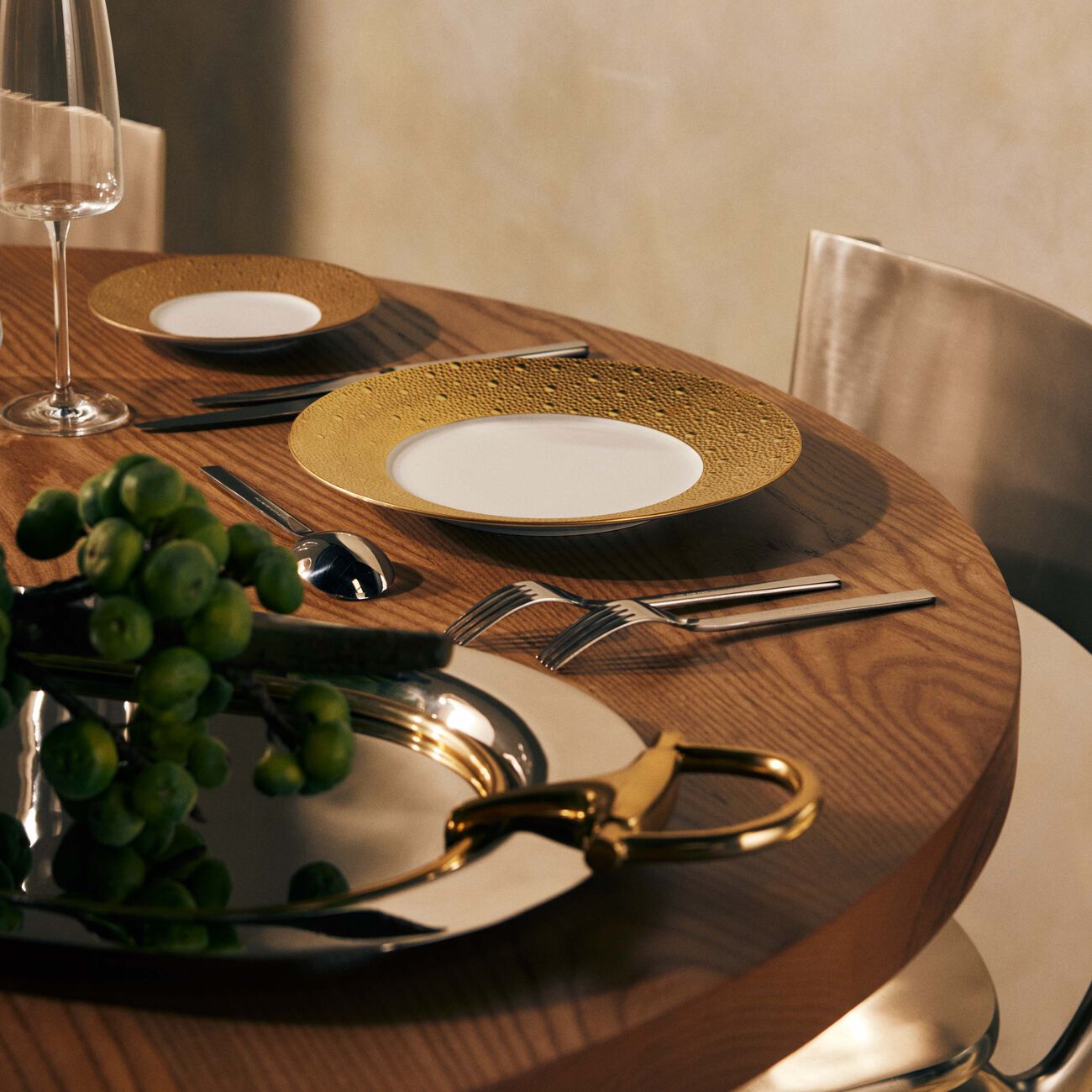 برناردو طبق الطعام إكيوم دائري باللون الذهبي 26 سم