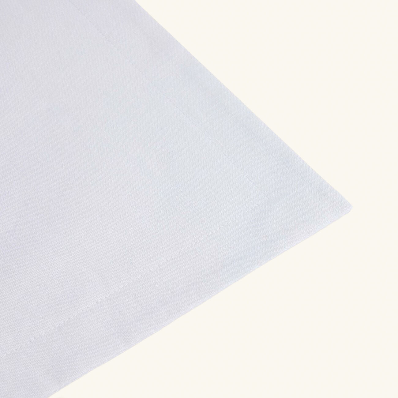 كاترين دينوال مفرش مائدة بنقشة شمس أبيض