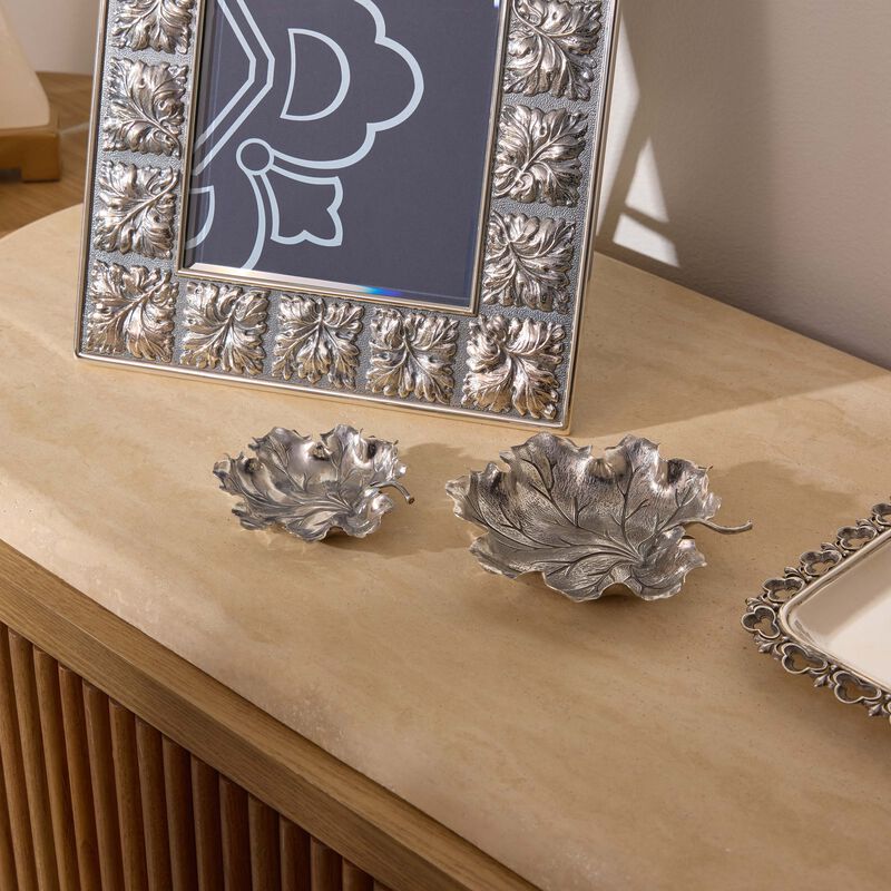 وعاء على شكل ورقة إبرة الراعي فضي بحجم صغير بوتشيلاتي وعاء على شكل ورقة إبرة الراعي فضي بحجم صغير