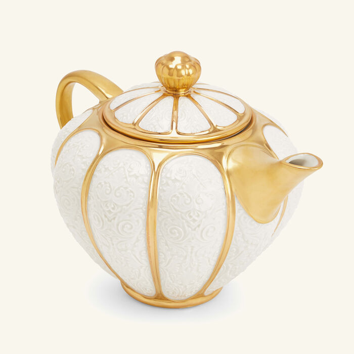 فيلاري إبريق الشاي آمور أبيض