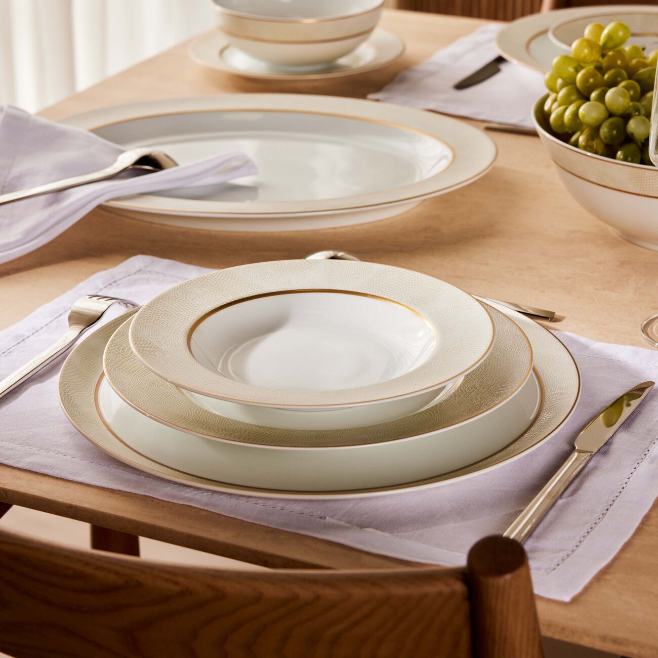Sauvage Blanc Dinner Plate Round Gold 26cm bernardaud sauvage blanc dinner plate round gold 26cm