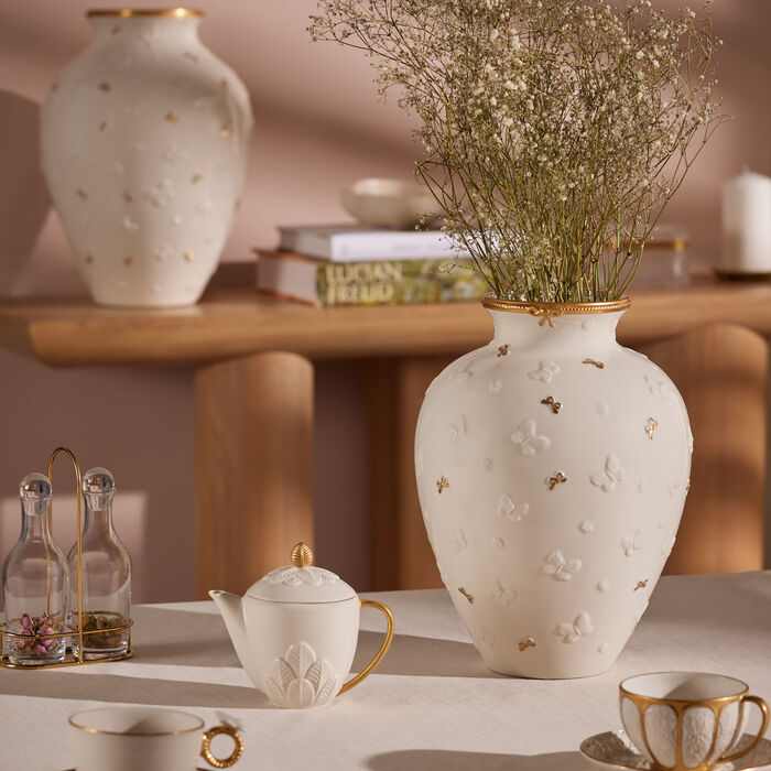 villari butterfly vase medium white