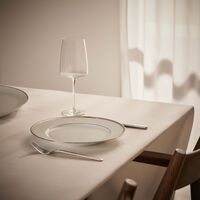 طبق الطعام أثينا دائري باللون الفضي 26 سم برناردو طبق الطعام أثينا دائري باللون الفضي 26 سم