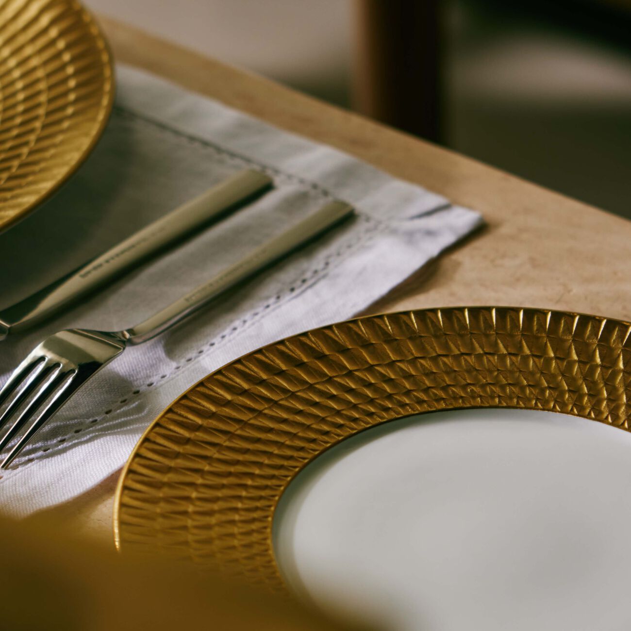 Twist Salad Plate Round Gold 21cm bernardaud twist salad plate round gold 21cm