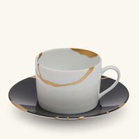 فنجان الشاي كينتسوغي مع صحنه باللون الأسود برناردو فنجان الشاي كينتسوغي مع صحنه باللون الأسود