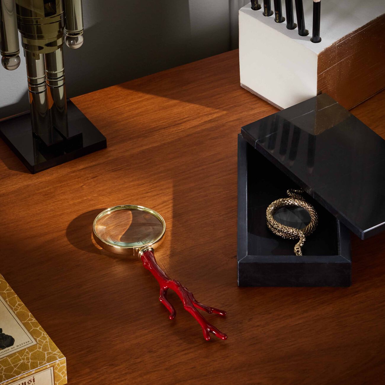 l objet snake magnifying glass small gold