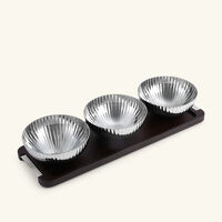 طقم أوعية التقديم بيرنادوت باللون البني جورج جنسن طقم أوعية التقديم بيرنادوت باللون البني