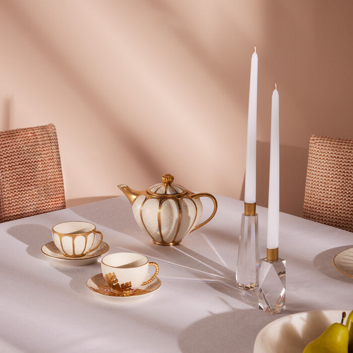 فيلاري إبريق الشاي آمور أبيض