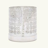 حامل الشموع آيكونك باللون الفضي كريستوفل حامل الشموع آيكونك باللون الفضي