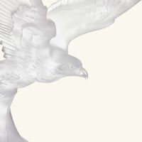 لاليك منحوتة على شكل نسر متوسطة شفافة