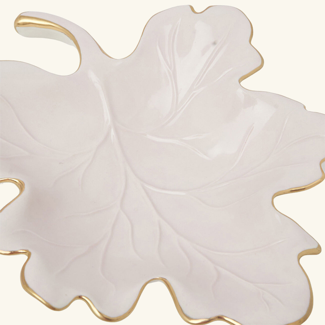 فيلاري صينية الحلى والمجوهرات أوتمن فيغ متوسطة بيضاء