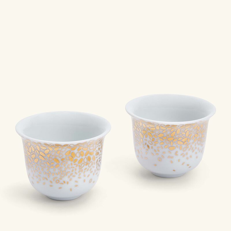 طقم تمرة دايتس بوتوم المؤلف من فنجانين للقهوة العربية باللون الذهبي صلصال طقم تمرة دايتس بوتوم المؤلف من فنجانين للقهوة العربية باللون الذهبي