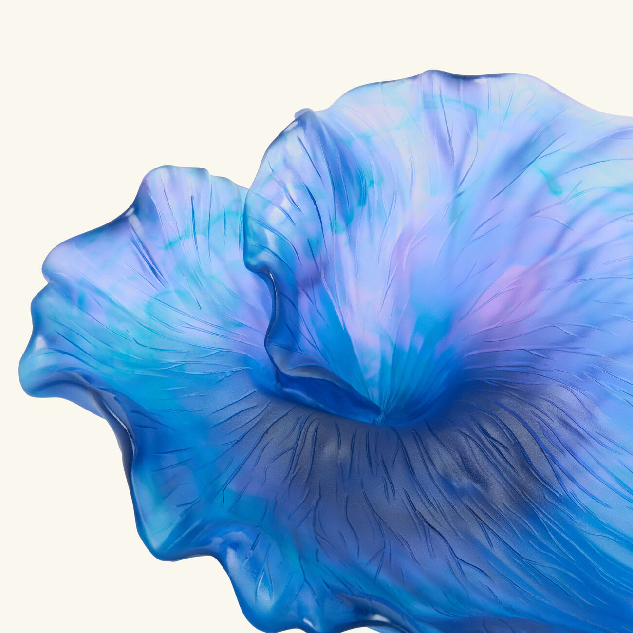 daum arum centrepiece blue