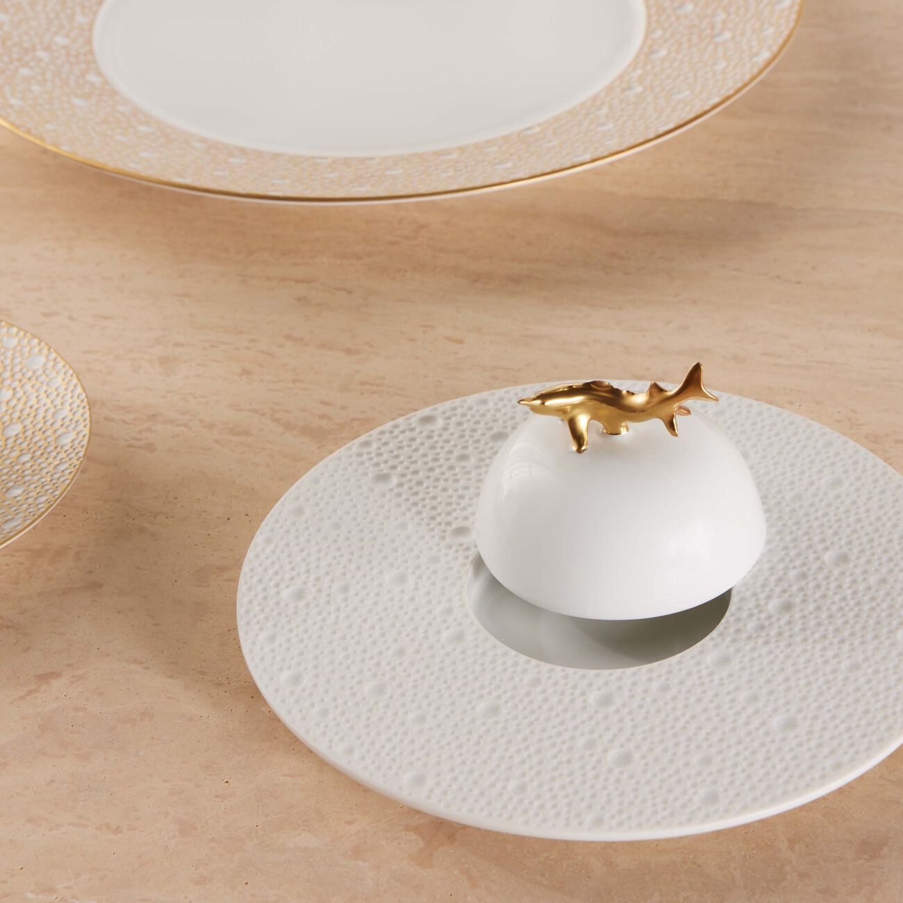 برناردو طبق الضيافة إكيوم دائري أبيض 18 سم